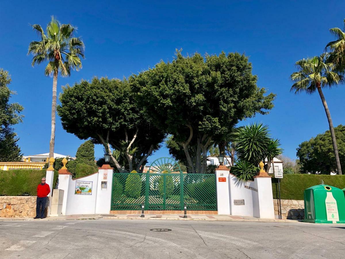 Luxury Dona Carlota Apartment Torremolinos Bagian luar foto